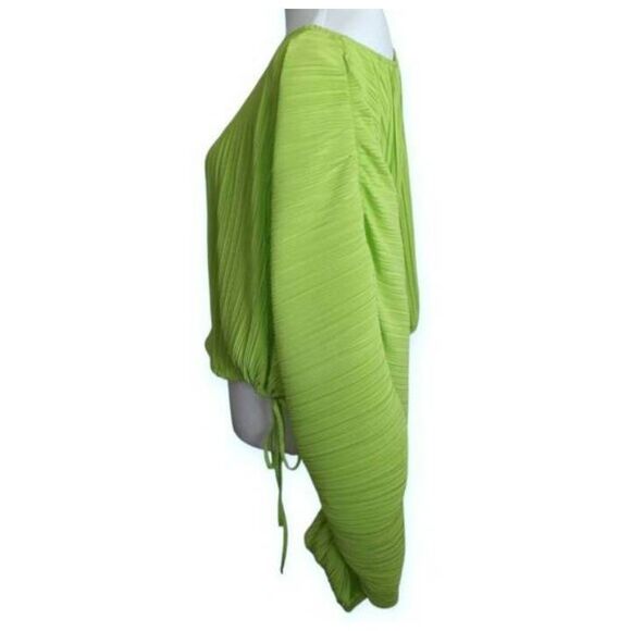 Feature Collective W/ Gabriella Lime Green Croissant Sleeve Top Sz.1x EUC - Picture 4 of 7